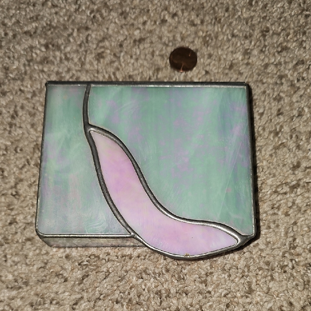 Beautiful Vintage Handmade Opal Like Stained Glass Trinket/Jewelry Box
